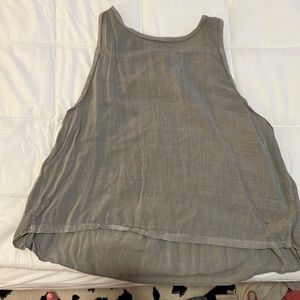 Grey tank top!